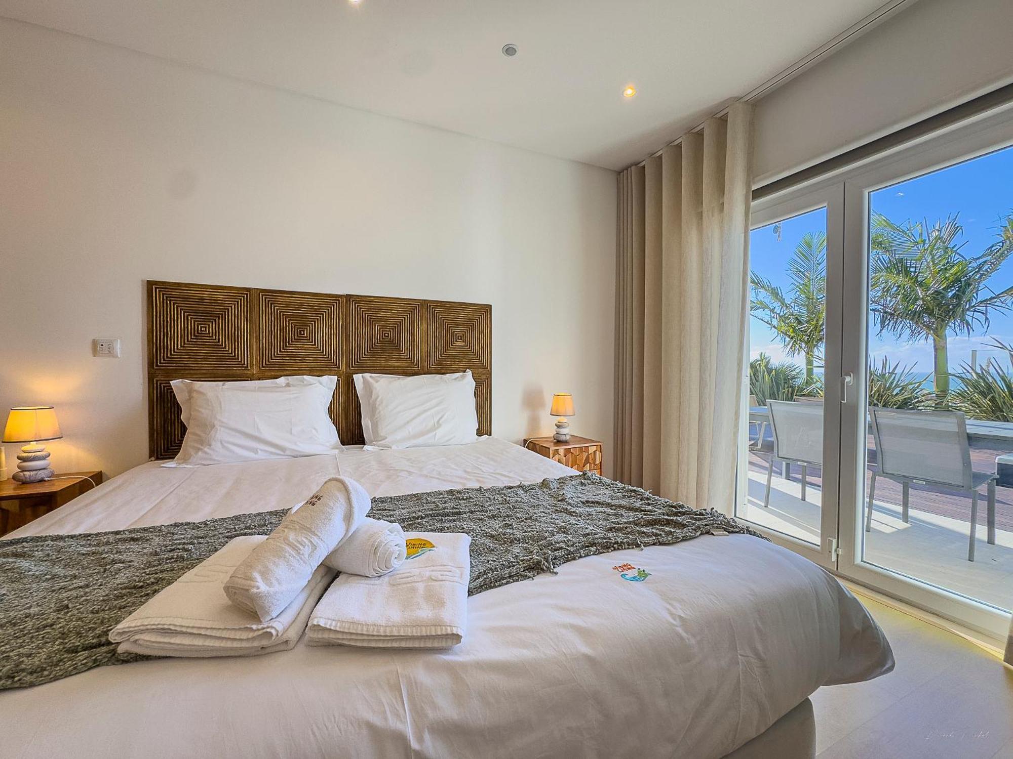 Vibing & Liming Ericeira Hotel Exterior photo